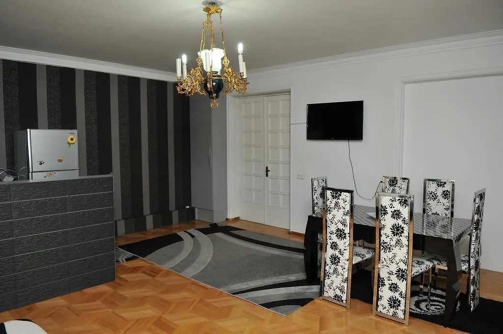 Nino Duplex Apartment تبليسي
