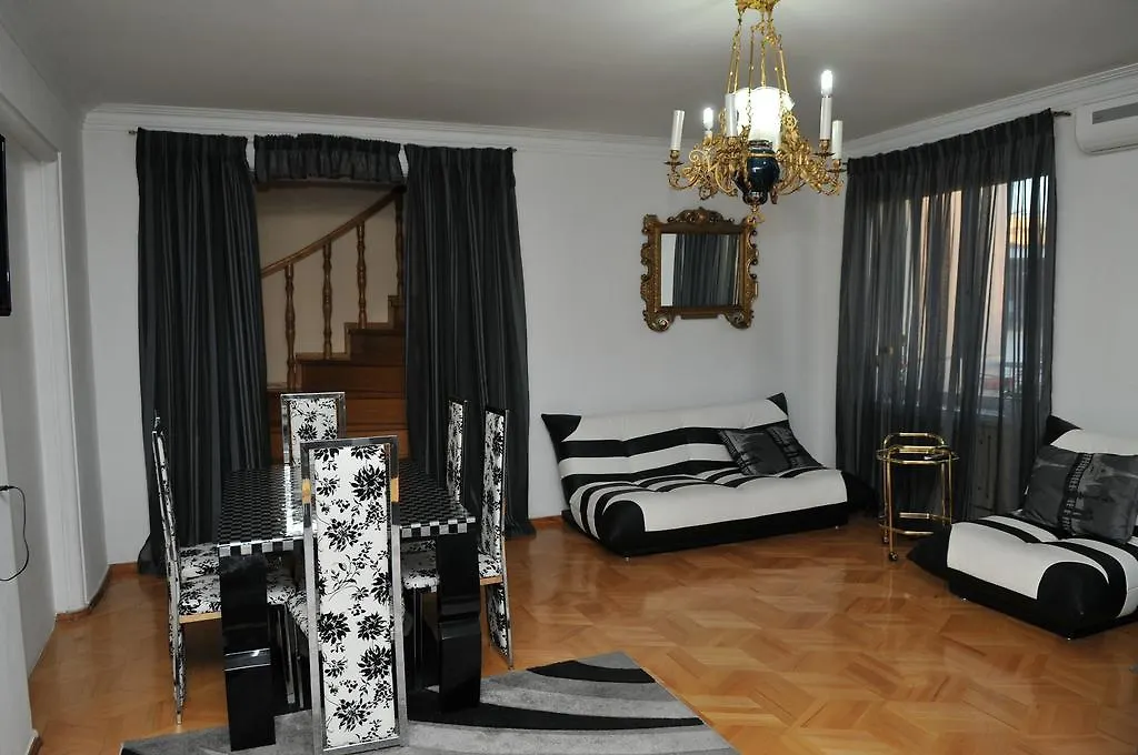 Nino Duplex Apartment تبليسي